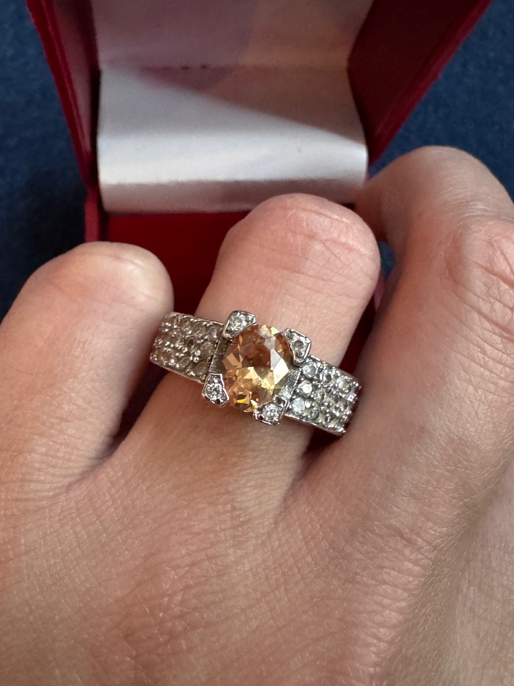 Stunning 925 Sterling Silver Peach stone 
CZ Rhinestones Ring Size 6